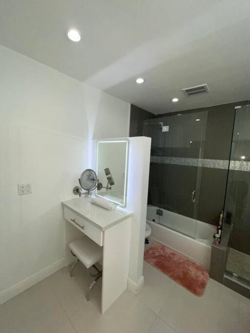 Casa vacanze Modern Oversized 3 Bedroom In Location *